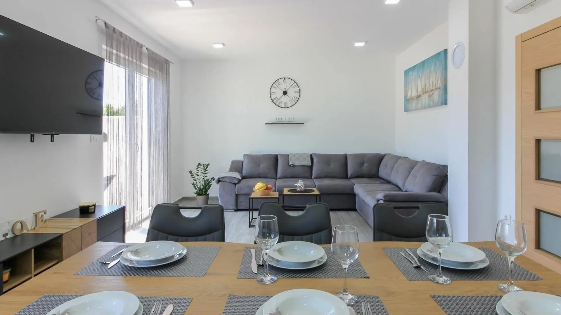 Ferienhaus Mit Privatpool Fuer 7 Personen Ca 130 Qm In Sisan, Istrien Suedkueste Von Istrien Holiday home Sisan
