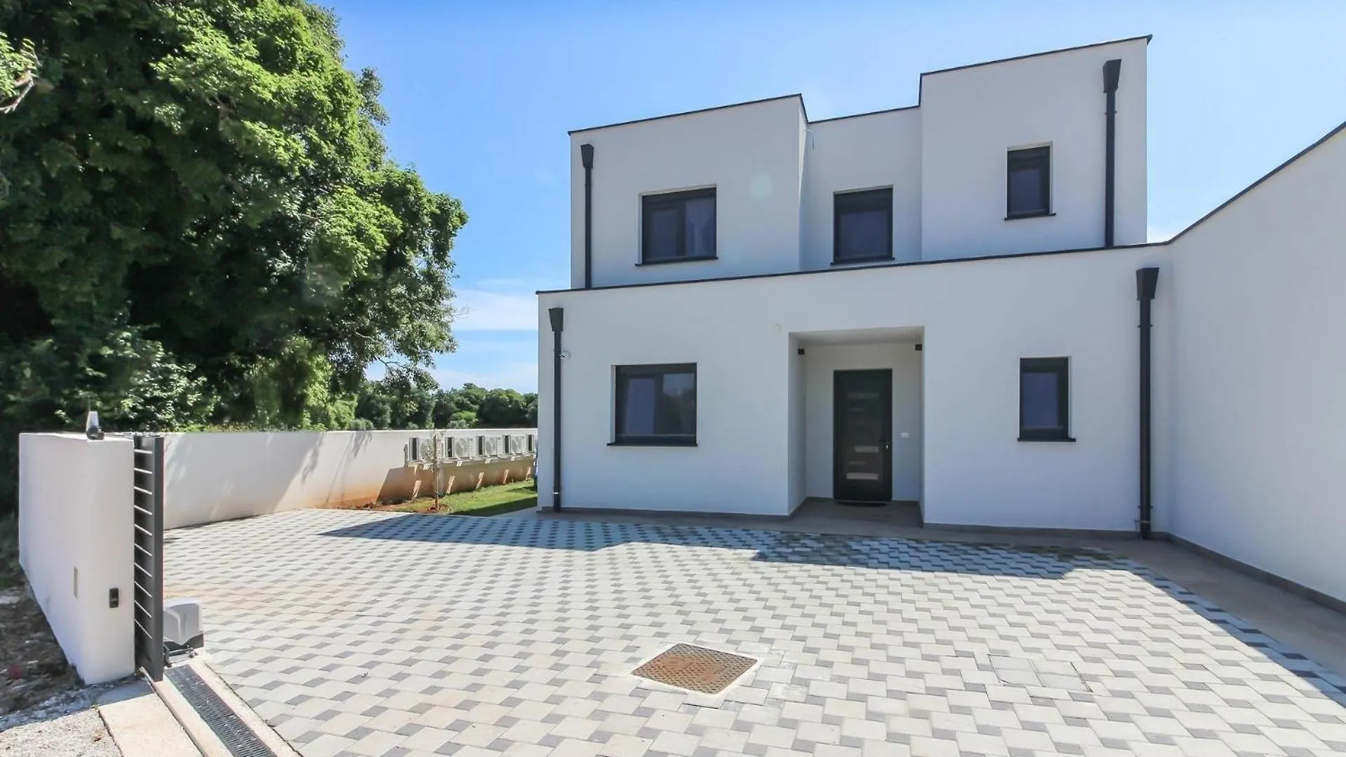 Ferienhaus Mit Privatpool Fuer 7 Personen Ca 130 Qm In Sisan, Istrien Suedkueste Von Istrien 0*, Sisan Croatia